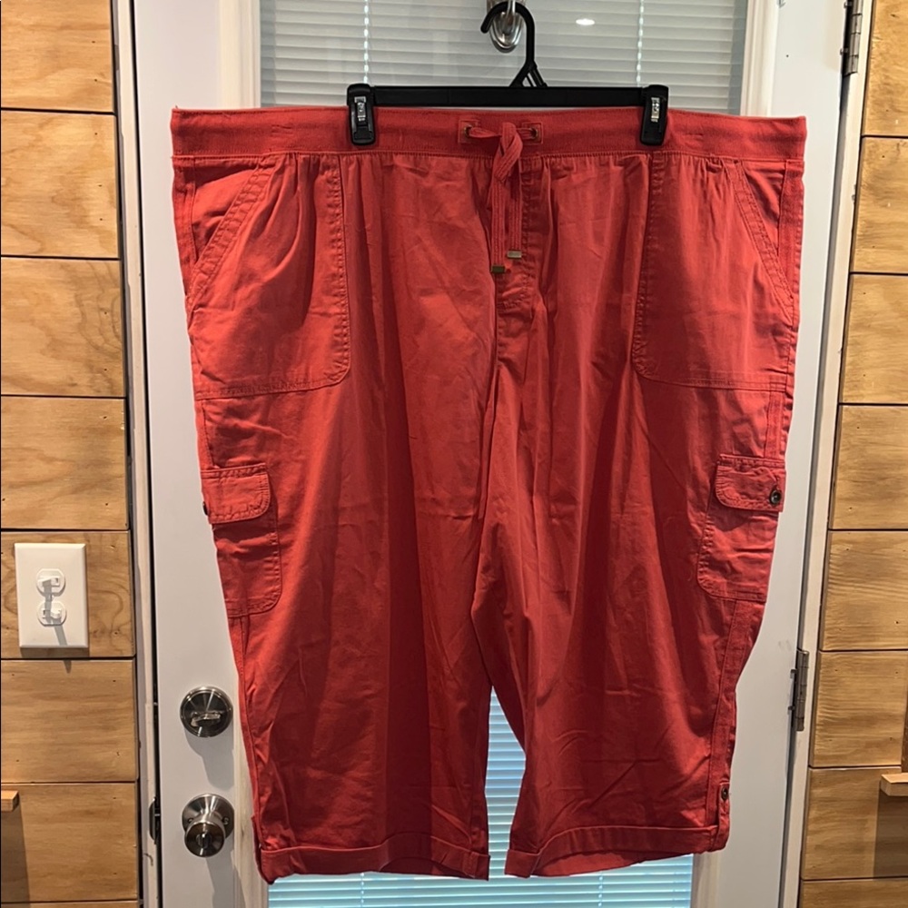 Terra & Sky Women's Coral Capris with Pockets